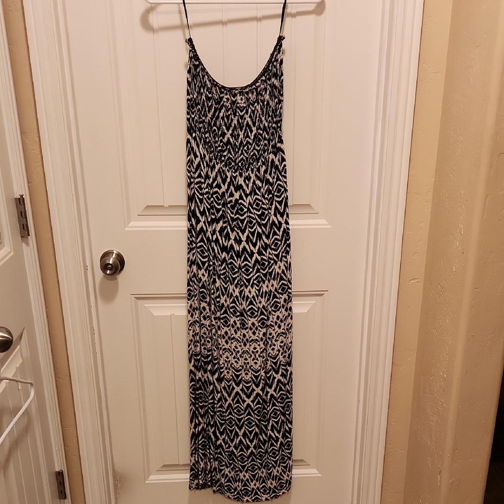 Elegant Black and White Maxi Dress
